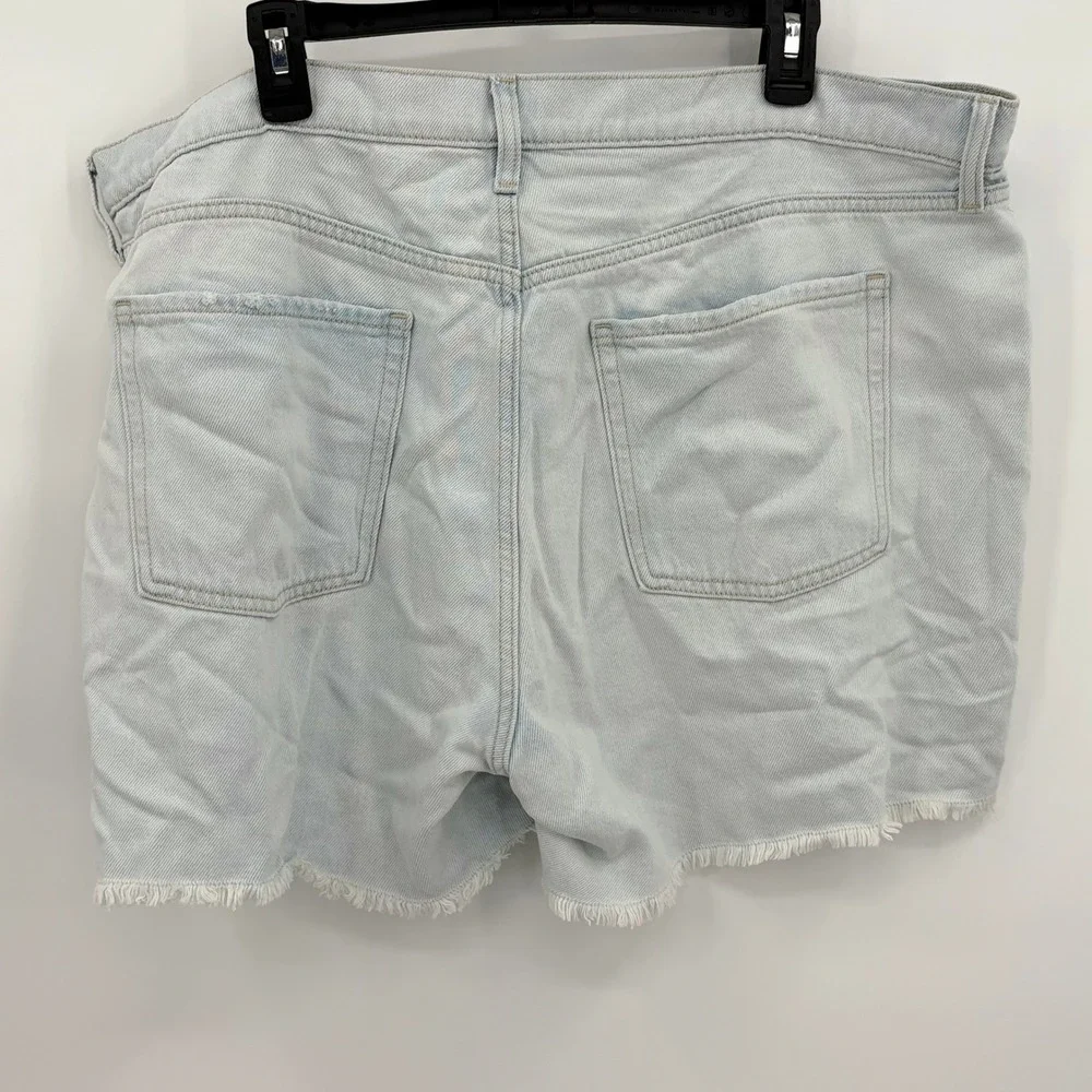 Old Navy Mid Rise Baggy Denim Shorts Light Wash Crescent Raw Hem Size 18